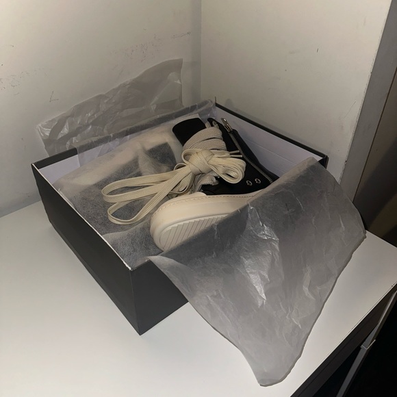 Exclusive Black Rick Owen’s Edition Jumbo Lace Sneaker - Picture 3 of 6